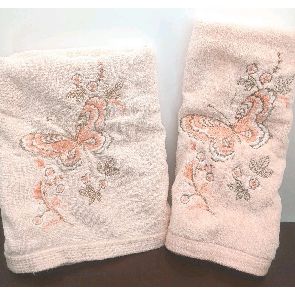 2pc Vintage 1980s Peach Embroidered Butterfly Towels Retro Floral 1 Hand & Towel